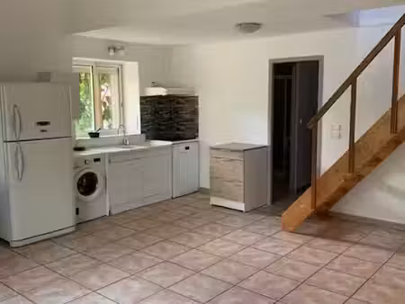 location appartement 4 pièces 99 m² à les mees (04190)  900 €
