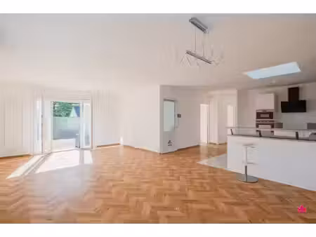 appartement récent 4 pièces à vendre à chassieu - 310 000 €