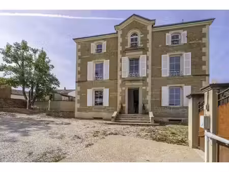 au coeur de lachassagne élégante maison bourgeoise avec jar