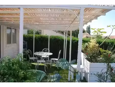 location meublée appartement 1 pièce 25 m² à montjean (16240)  430 €