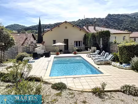 villa avec piscine et appartement independant
