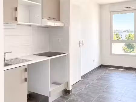 appartement t2 avec parking au lavandou