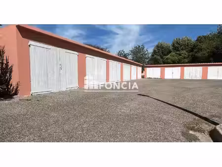 brignoles - rare  en copropriété sécurisée  garage privatif de 16 m2