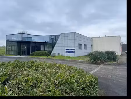 location local d’activités 830m²