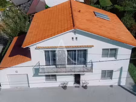 vente maison 7 pièces  192.00m²  billère