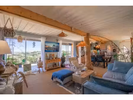maison en bois de 75 m2 avec un terrain de 2222 m2 composé d