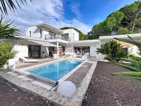saint raphael domaine privé et fermé proche des commerces
