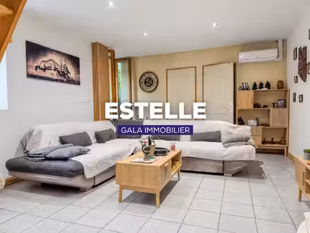 charmante maison de village rénovée avec cour et jardin