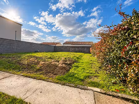vente terrain  610.00m²  l'aiguillon