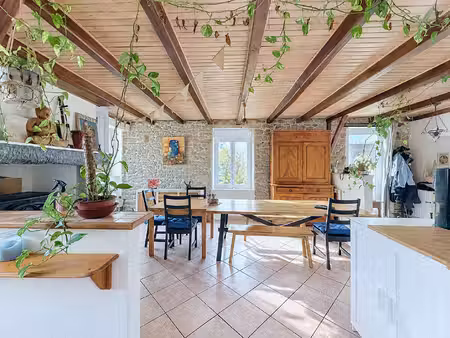 maison de ville  familiale - 5 chambres  jardin et stockage. 171m²
