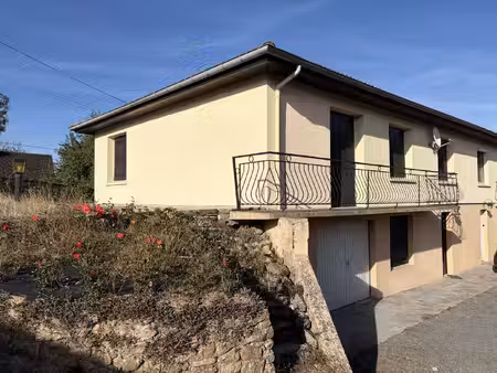 pavillon mitoyen sur sous-sol : env. 119 m²