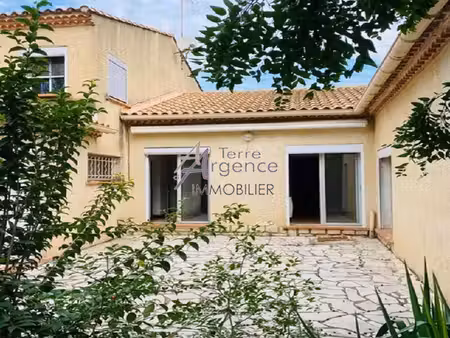 villa beaucaire 5 pièce(s) 141 m2