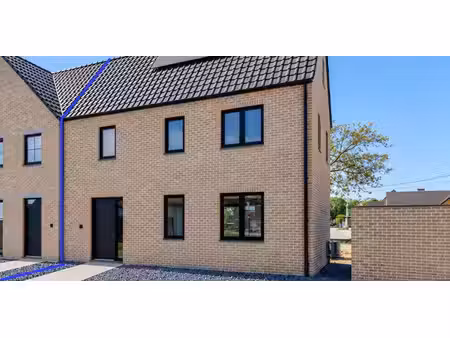 maison à louer à neeroeteren pour € 1.600 avec 4 chambres à coucher