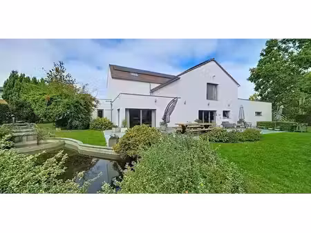 maison à vendre à familleureux pour € 895.000 avec 5 chambres à coucher