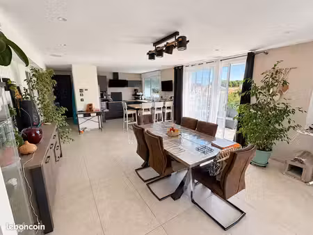 bezouce – propriété maison plus appartement  bureau et potentiel foncier