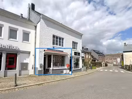 grand place en face avec parking - renove