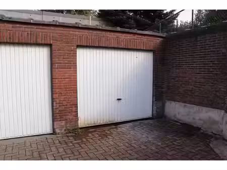 centraal gelegen garagebox 19m2
