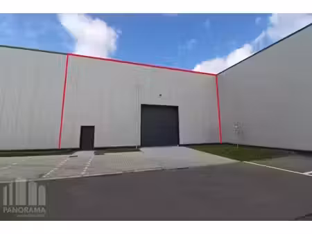 bedrijfsgebouw van ca. 1.320 m² met verhuurd gedeelte in ...