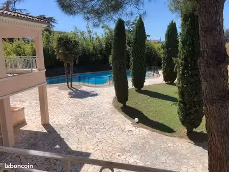 t3 rénové de 71 m² | résidence de standing avec piscine | parking | climatisation