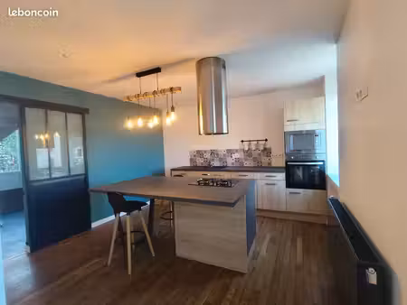 maison rénovée à louer au bourgneuf-la-forêt
