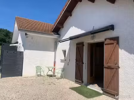 720 euros compris chauff-eau-elec-internet