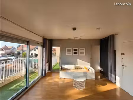 location studio meublé 27 m2 avec 2 balcons