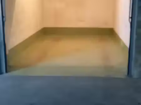 menilmontant - box avec prise electrique – 230 euros cc