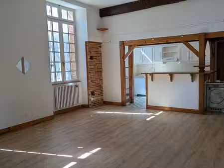 appartement 76m² t2bis centre castelsarrasin