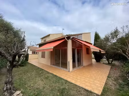 tarascon – villa familiale avec jardin et garage dans un lotissement résidentiel