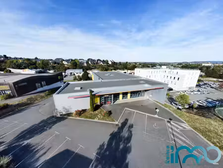 local commercial de 1.200 m² à rodez