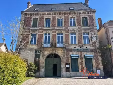 emplacement exceptionnel en champagne – 880 m² exploitables ?