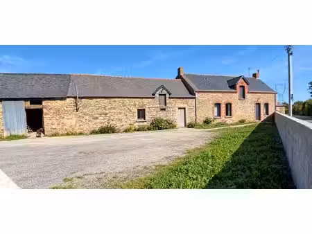 longère rénovée avec dépendances sur plus de 9 000 m² de terrain ? saint-vincent-des-lande