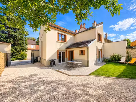 à vendre maison familiale rénovée au coeur du vieux bezannes