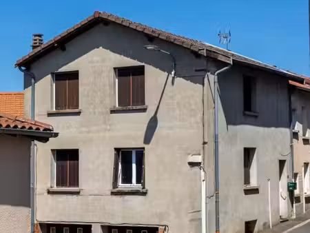 maison de village fonctionnelle avec deux grands garages