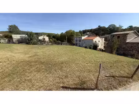 terrain constructible d'environ 640 m² – benaud  commune de
