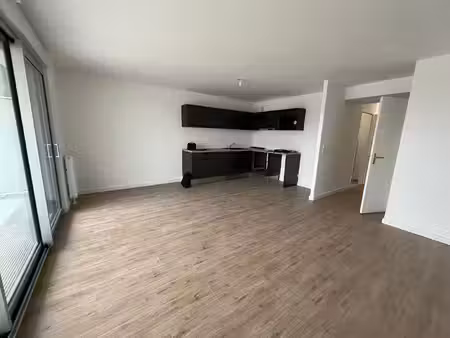 location appartement 3 pièces  64.14m²  fleury