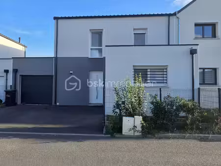 maison contemporaine de 110 m² à chasne-sur-illet