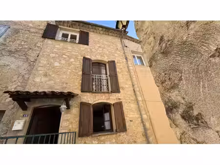 a louer magagnosc  une maison de village  avec une cave  tro