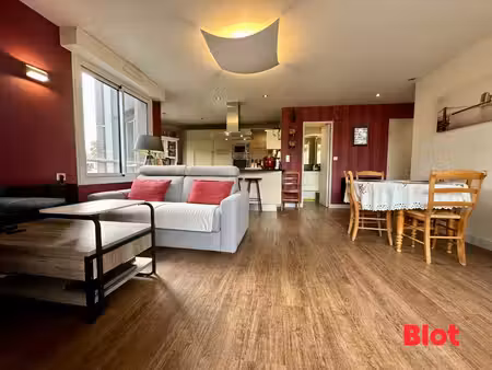 exclusivité blot immobilier – t2 de 62 56 m² avec loggia  ascenseur et parking – montfort-