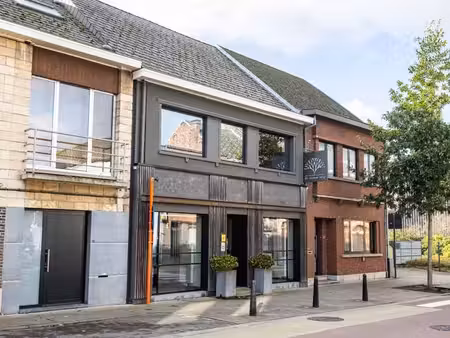 local commercial sur un emplacement privilégié à aloste