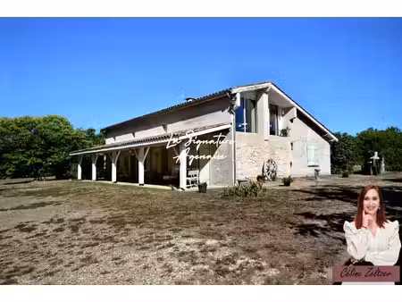 charme de l'ancien  calme et beaux volumes : une maison pleine