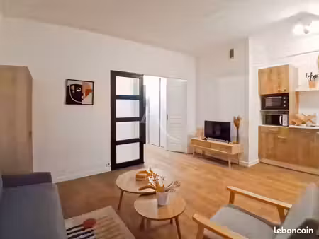 studio 1 pièce 27 m²
