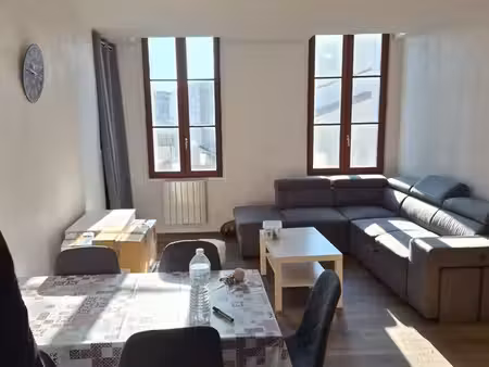 a louer appartement situé à saintes 17100