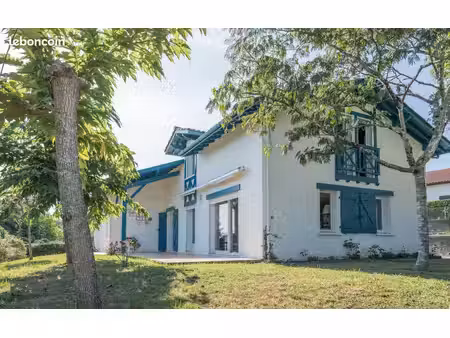 maison 7 pièces 135 m²