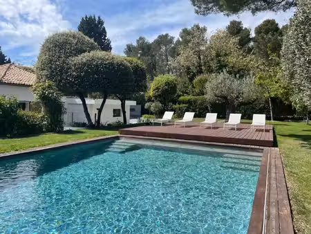 mas à vendre à paradou