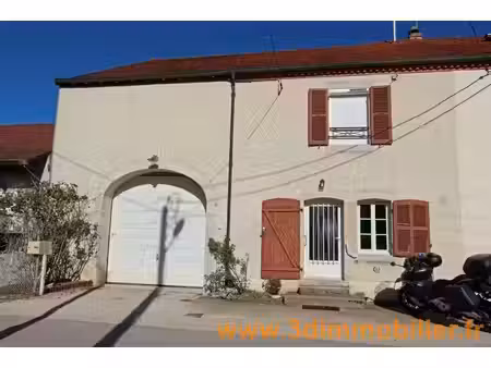proche bletterans  à vendre une maison située au calme avec beau terrain