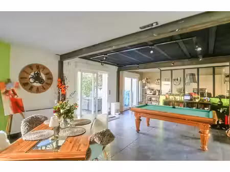 maison d'architecte avec grande terrasse et places de stationnement à dunkerque