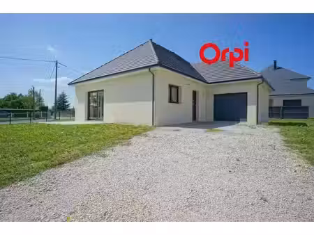 location maison 4 pièces 107.78 m² à bernay (27300)  1 290 €