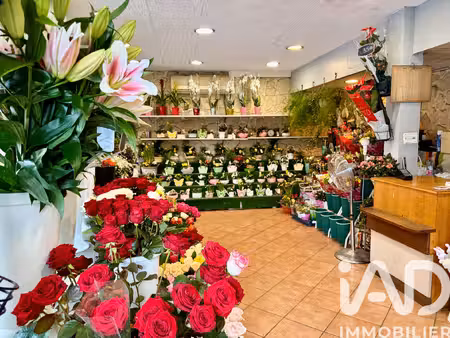 vente cadeaux  fleurs 90 m²