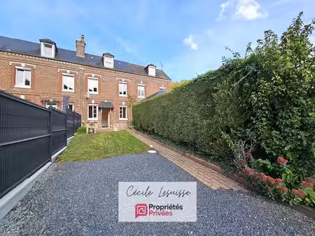 maison 4 pièces avec terrasse  petit jardin et espace de stationnement
